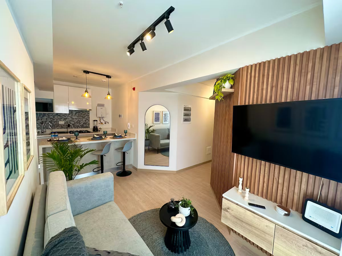 Departamento entre Miraflores y San Isidro – 2 hab.