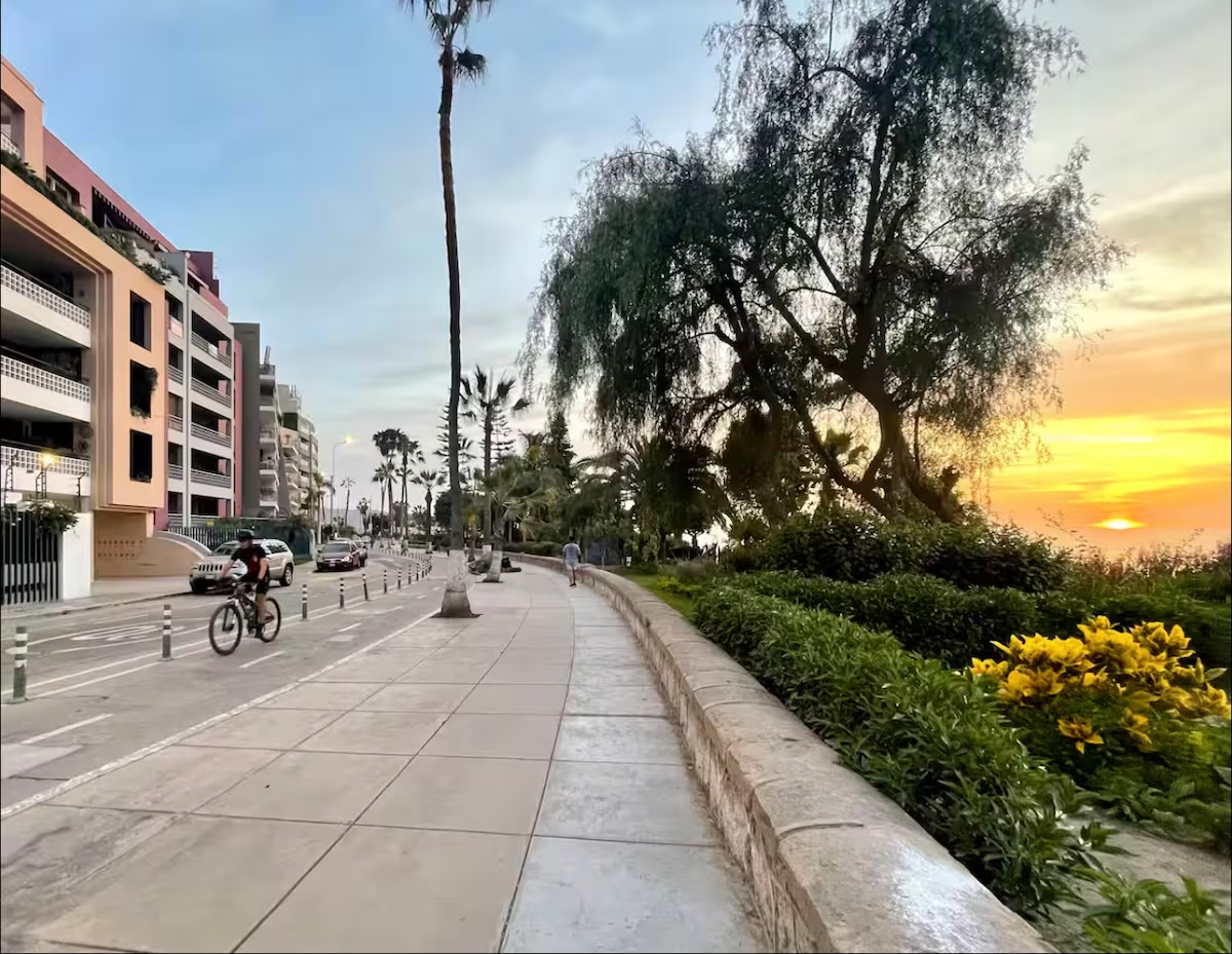 Luxury Barranco a pasos del Mar con estacionamiento - Para 3 personas (1 habitación)