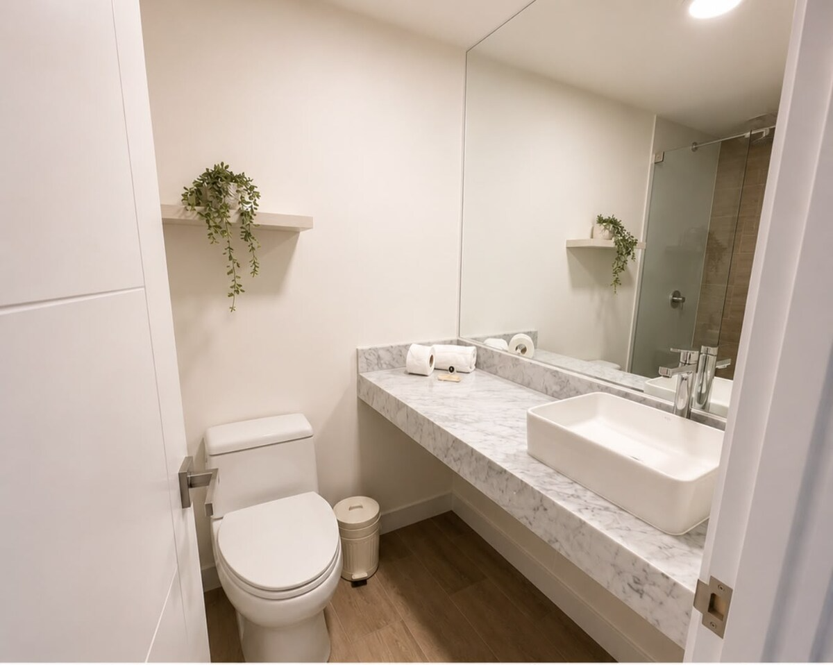 Elegancia y Confort a Pasos de Larcomar y Keneddy de Miraflores - Para 5 personas (3 habitaciones)