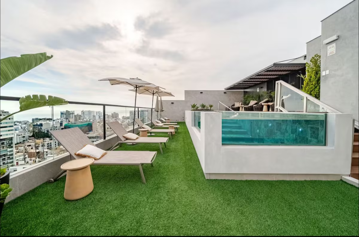 Elegancia y Confort a Pasos de Larcomar y Keneddy de Miraflores - Para 5 personas (3 habitaciones)