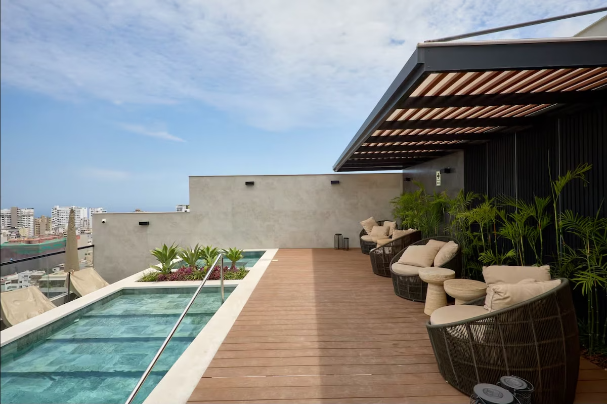 Elegancia y Confort a Pasos de Larcomar y Keneddy de Miraflores - Para 5 personas (3 habitaciones)